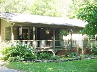 950 Ike Lynch Rd, Dallas, NC 28034