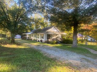944 W 2nd St, Chase City, VA 23924
