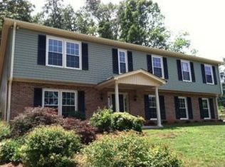 3 Indian Cir, Taylors, SC 29687