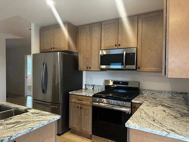 3 bed, $2,053 — Photo 3