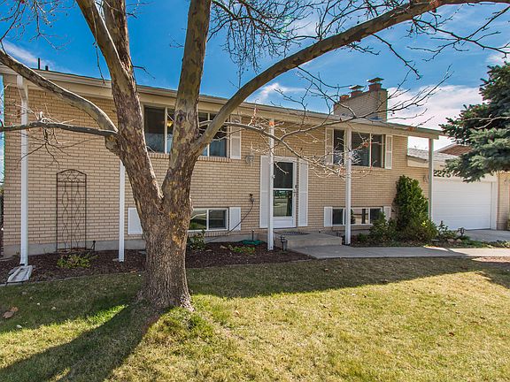 2nd image of 2275 W Ledgewood Dr