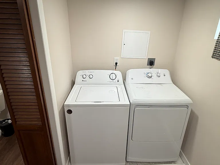 washer and dryer included