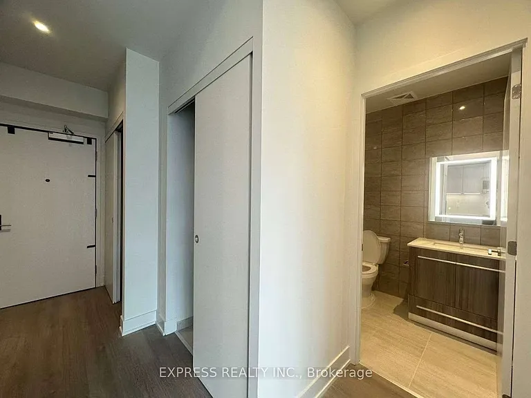 8 Cumberland St #4305 — Photo 10