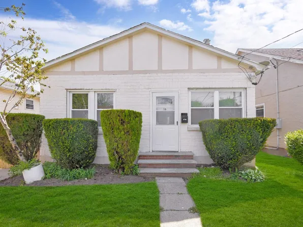 10 Wellington Place, Hempstead, NY 11550