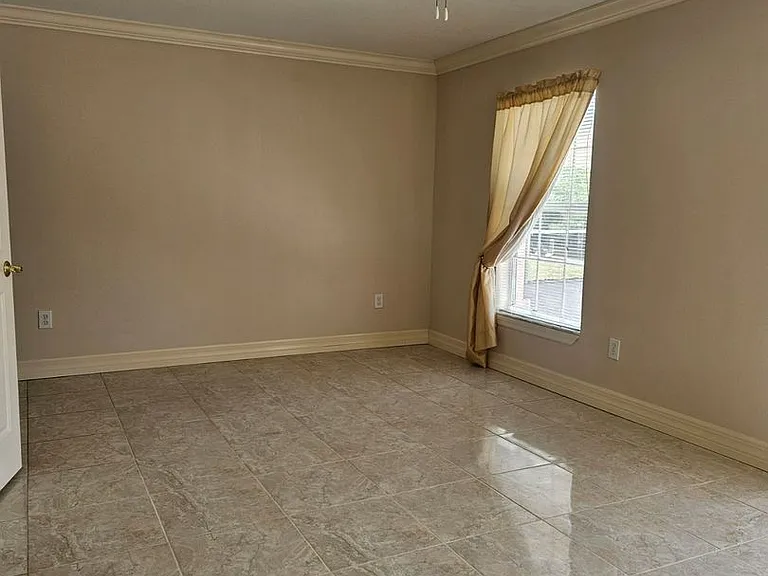 511 Palmetto Dr NE — Photo 16