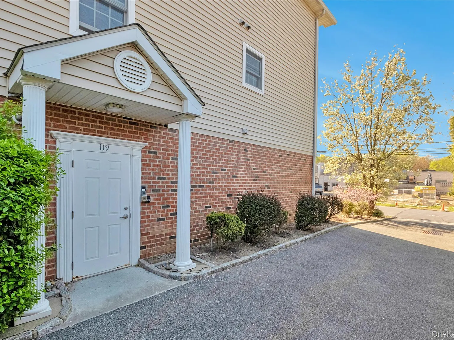 2 bed, 2.0 bath, 1500 sqft, $4,600 — Photo 1