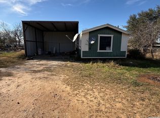 1511 Hough Ave, Adkins, TX 78101