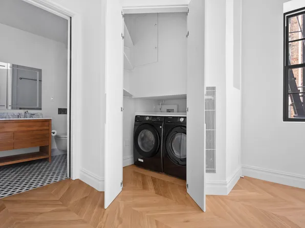 33 West 67th Street image 9 of 15