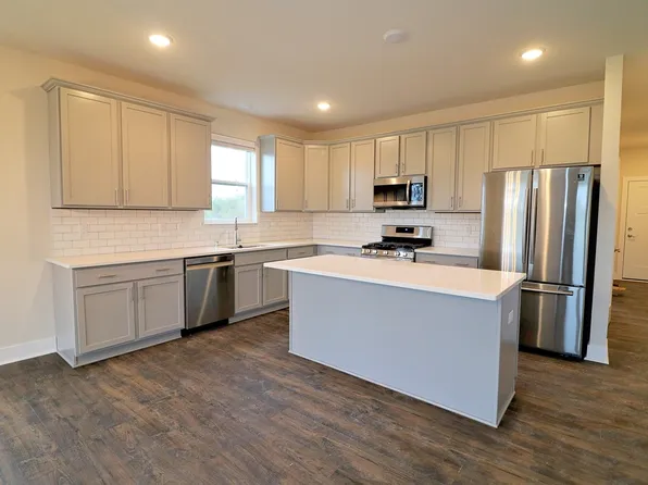 943 Durango Dr, Hartford, WI 53027