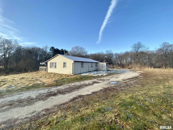 1368 Barefoot Rd, Knoxville, IL 61448