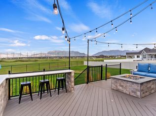 2514 N Hooded Crane Ct, Clinton, UT 84015