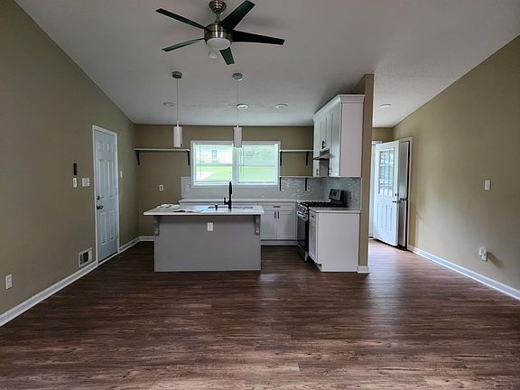5th image of 1490 Meadowlark Dr