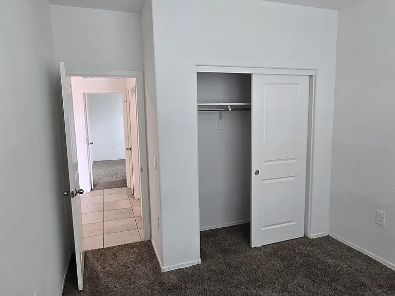 1527 E Lardner Dr — Photo 15