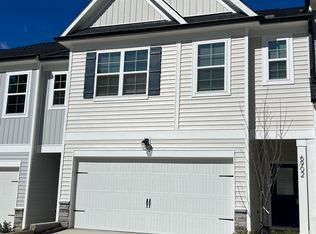 6902 Doddridge Ln, Cary, NC 27519