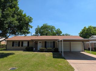 245 Rancho Dr, Saginaw, TX 76179