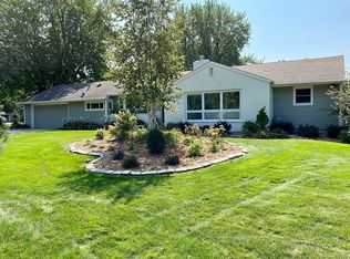 572 Mears Ave, Mendota Heights, MN 55118