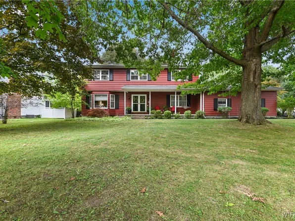 97 Deerfield Dr, Canandaigua, NY 14424