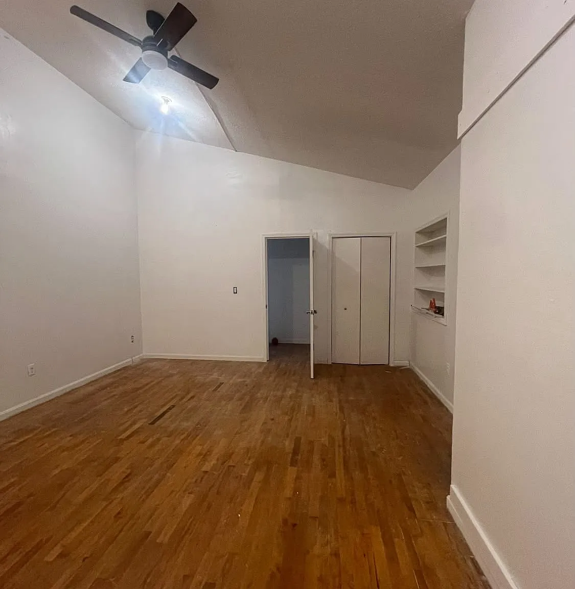 3 bed, 1200 sqft, $2,000 — Photo 2