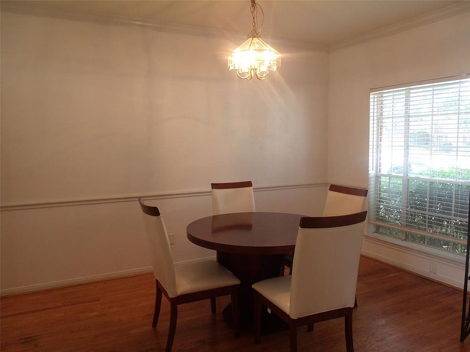 1st image of 1003 E Hampton Dr