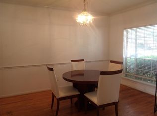 1003 E Hampton Dr, Pearland, TX 77584