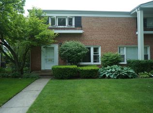 837 Hibbard Rd, Wilmette, IL 60091