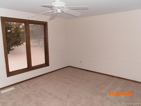 4th image of 3800 Hollyhock Dr