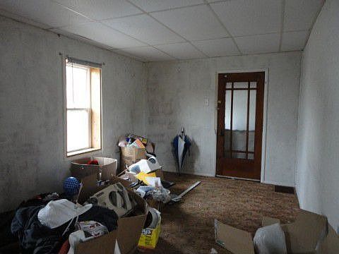 4th image of 154 Julia St