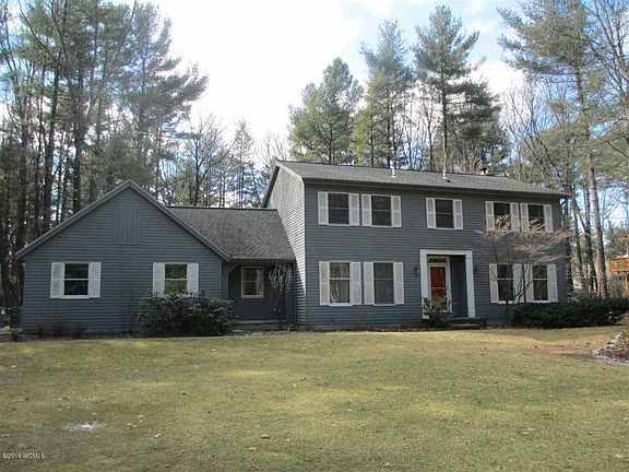 2nd image of 4 Birch Hill Ct