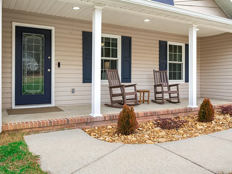 552 Eagle View Dr — Photo 2