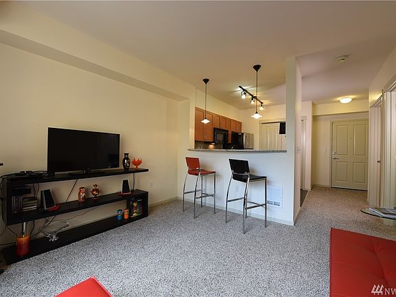4th image of 111 108th Ave NE #309