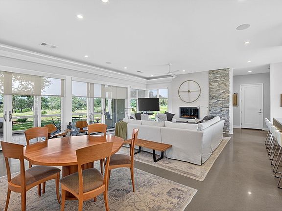 5th image of 3525 Sunset Cliff Road