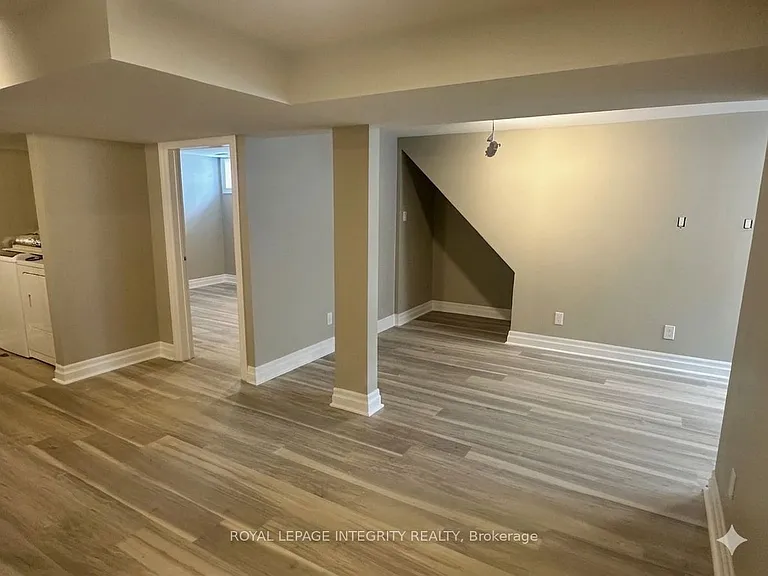 1398 Jamison Ave #B — Photo 7