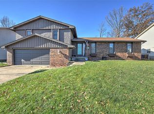 4453 Hale Dr, Decatur, IL 62526