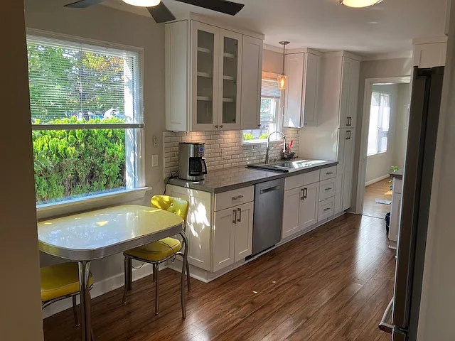 3 bed, 1100 sqft, $2,500 — Photo 3