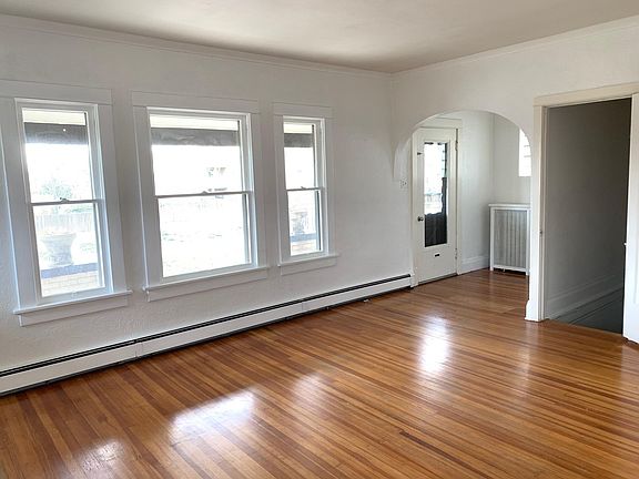 3rd image of 214 N Colorado Blvd