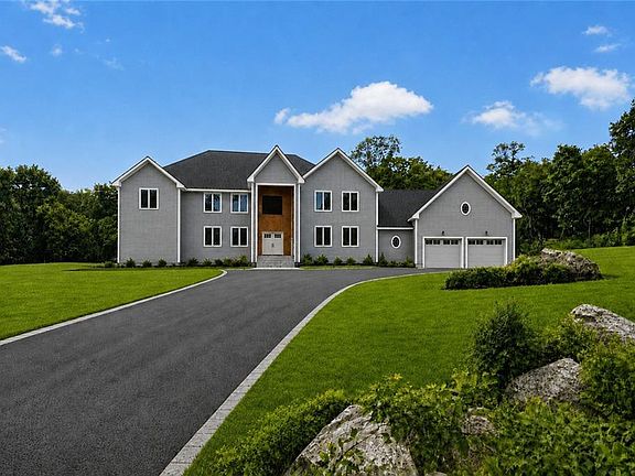 5th image of 1051 Old Smithfield Rd