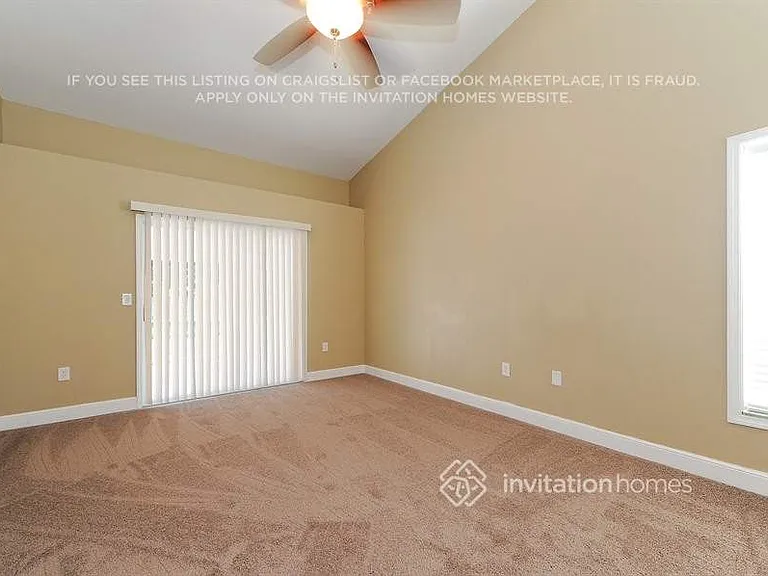 4526 Windsor Ct E — Photo 11
