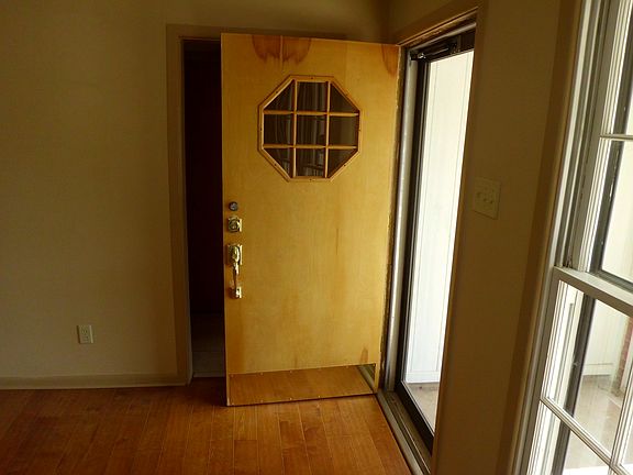 3rd image of 3449 Sayles Blvd