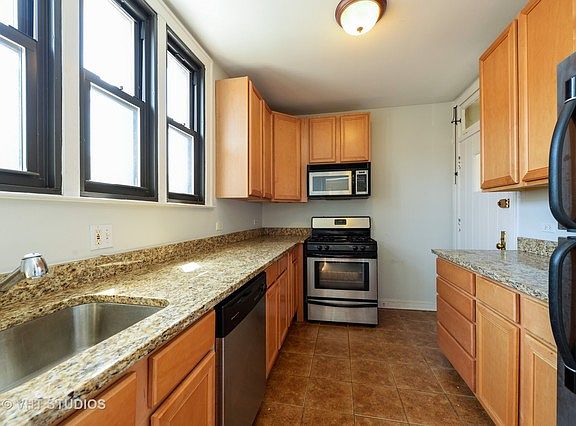 4th image of 4209 N Kedvale Ave APT 1F