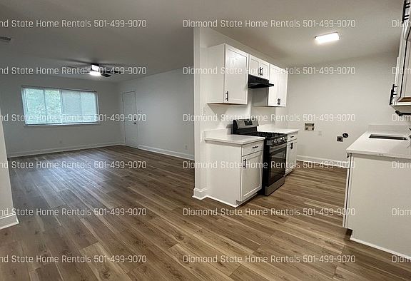 4th image of 428 N Oak St