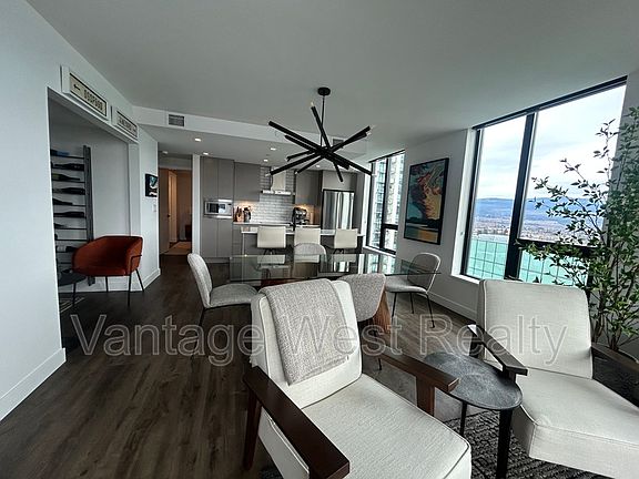 3rd image of 1471 Saint Paul St #2303