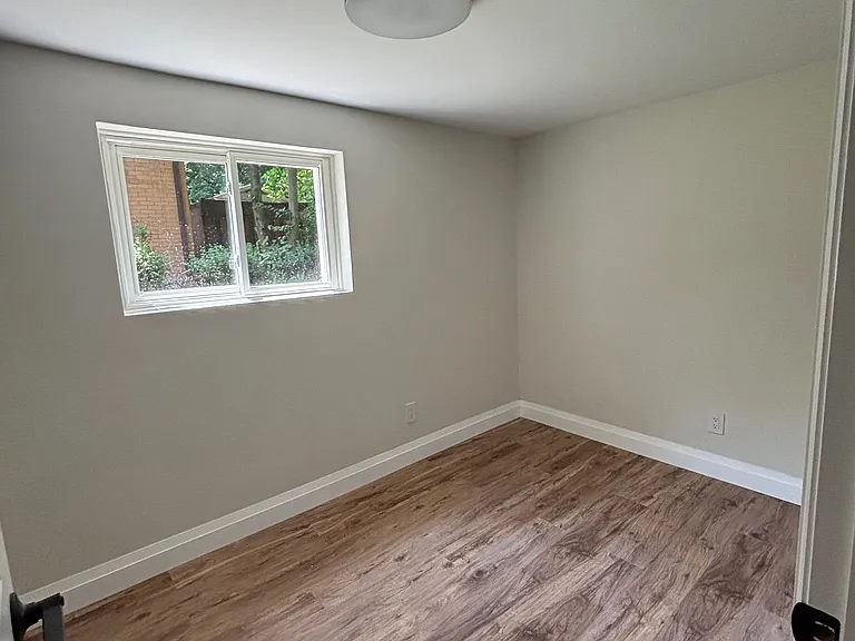 115 Speedvale Ave W #BASEMENT — Photo 7