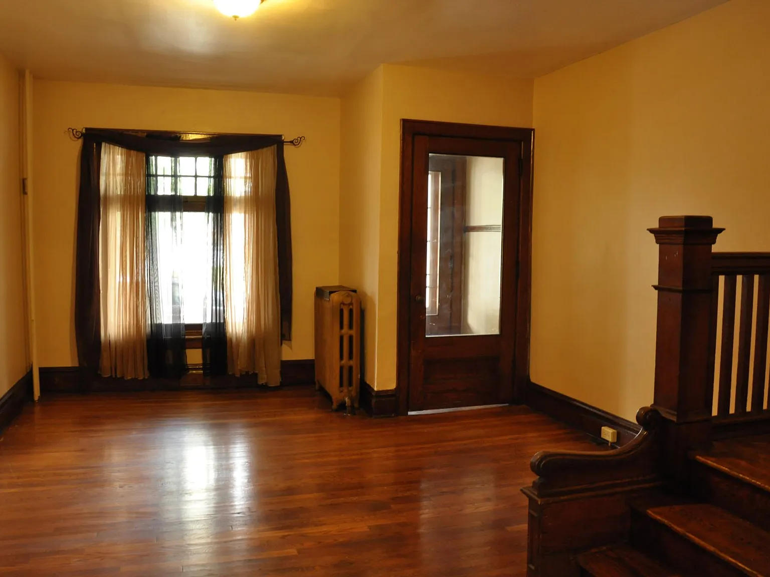 3 bed, 1268 sqft, $1,850 — Photo 2