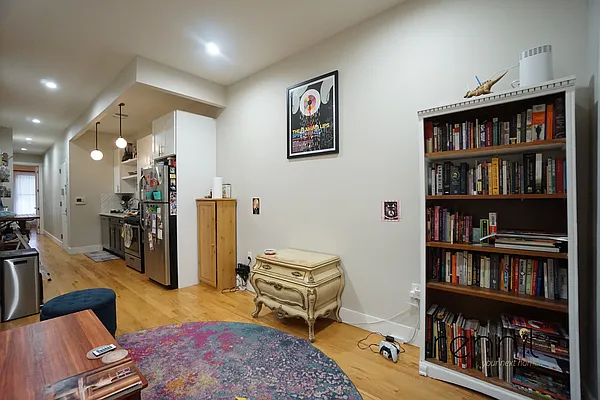 Rented by Rennit Inc. | media 21