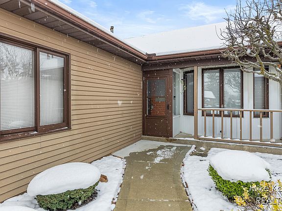 3rd image of 3254 Calvin Ct SW