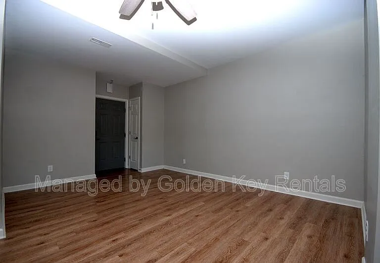 315 E Walnut St #1-A — Photo 3