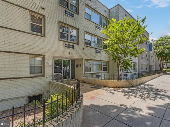 604 Longfellow St NW APT 101, Washington, DC 20011