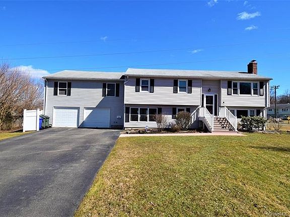 2nd image of 104 Courtney Dr