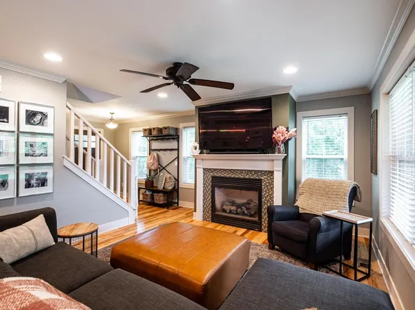 1900 South 94th STREET, West Allis, WI 53227