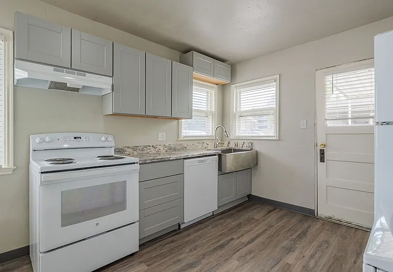 1717 Cannell Ave — Photo 1